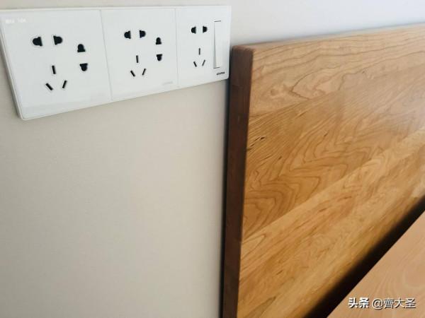 兩招空間擴容!10㎡臥室竟能塞下101個登機箱 兩招空間擴容!10㎡臥室竟能塞下101個登機箱