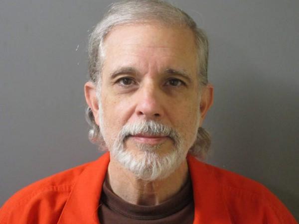 一模一樣的套路，美國富豪詐死騙取800萬保費，卻因太勤勞被識穿