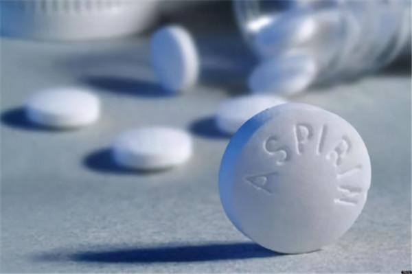 頸動脈有斑塊，會有哪些症狀？應該如何治療？醫生告訴你答案