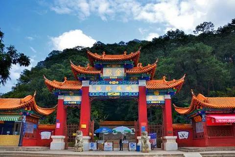 過金殿有感吳三桂