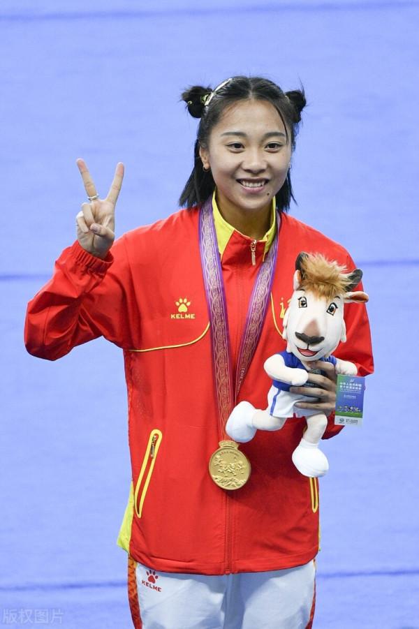 &OpenCurlyDoubleQuote;女飛人&rdquo;葛曼棋回福建老家！縣長出席的表彰大會 在小學母校舉行