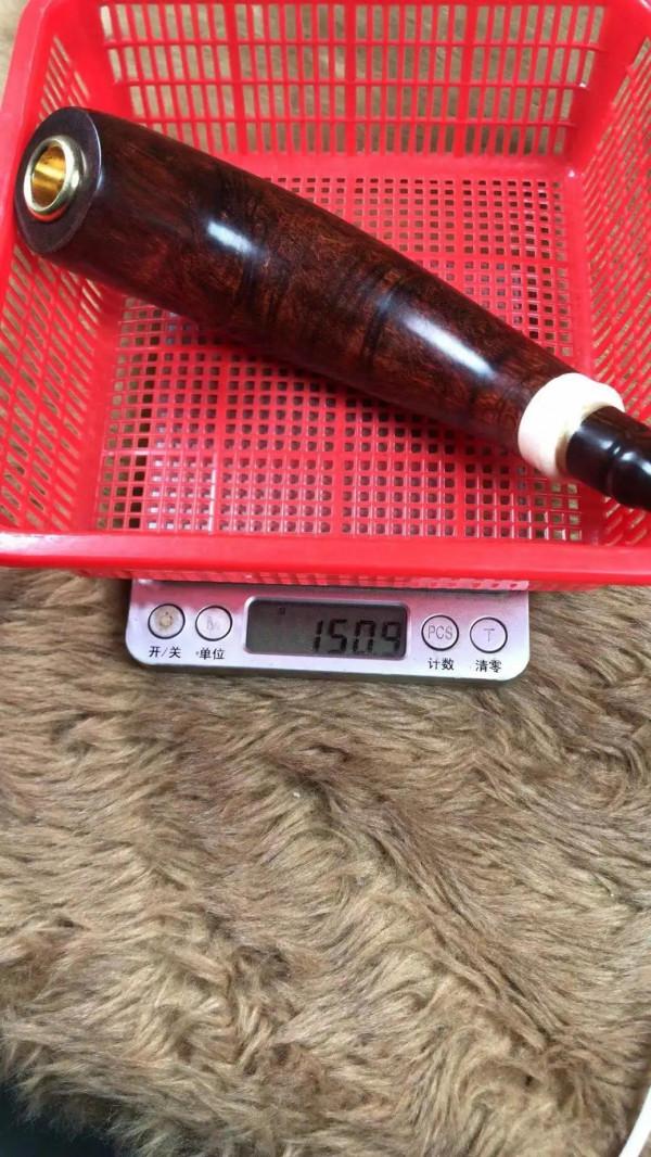 彎如牛角朝天，器古雅而難尋！好漂亮的海南黃花梨菸斗