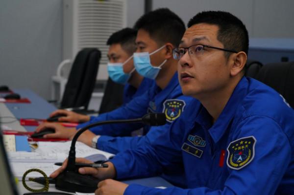 “110收到!”——走近火箭發射總體動力系統指揮員王磊 “110收到!”——走近火箭發射總體動力系統指揮員王磊