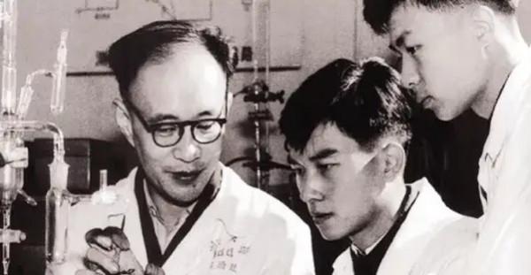 1977年,是誰向鄧小平第一個提出恢復高考的?他以後的命運如何? 1977年,是誰向鄧小平第一個提出恢復高考的?他以後的命運如何?