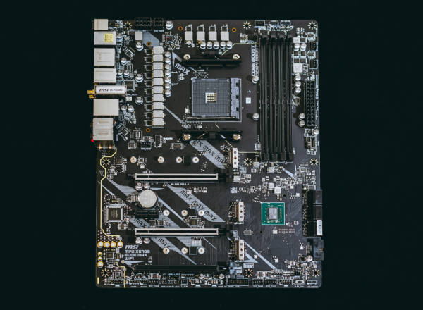 去掉風扇也叫“升級版”?微星MPG X570S EDGE MAX WIFI主機板圖賞 去掉風扇也叫“升級版”?微星MPG X570S EDGE MAX WIFI主機板圖賞