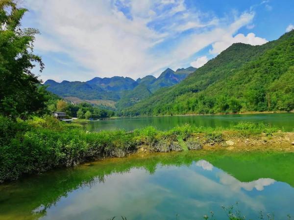 青山綠水，好風光