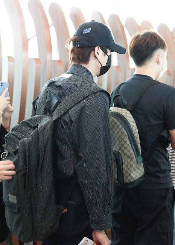 楊冪前夫劉愷威和緋聞男友魏大勳機場相遇，這大概是最尷尬的偶遇