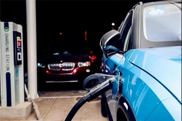 特斯拉熱泵是怎樣的工作原理?對比其他車型,有優點? 特斯拉熱泵是怎樣的工作原理?對比其他車型,有優點?