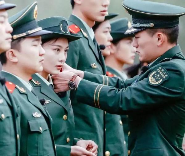 張馨予:被李晨“拋棄”,終嫁軍官很幸福 張馨予:被李晨“拋棄”,終嫁軍官很幸福