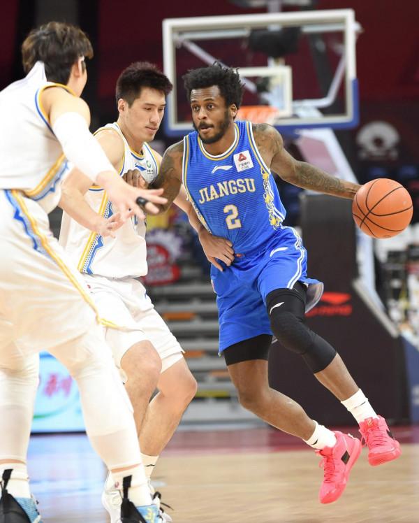 廣東隊有意前江蘇外援,可完美彌補馬尚空缺,朱芳雨或孤注一擲 廣東隊有意前江蘇外援,可完美彌補馬尚空缺,朱芳雨或孤注一擲