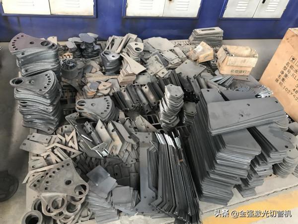 一家公司只有兩三個人,每年利潤都在100萬以上,訂單卻做不完 一家公司只有兩三個人,每年利潤都在100萬以上,訂單卻做不完