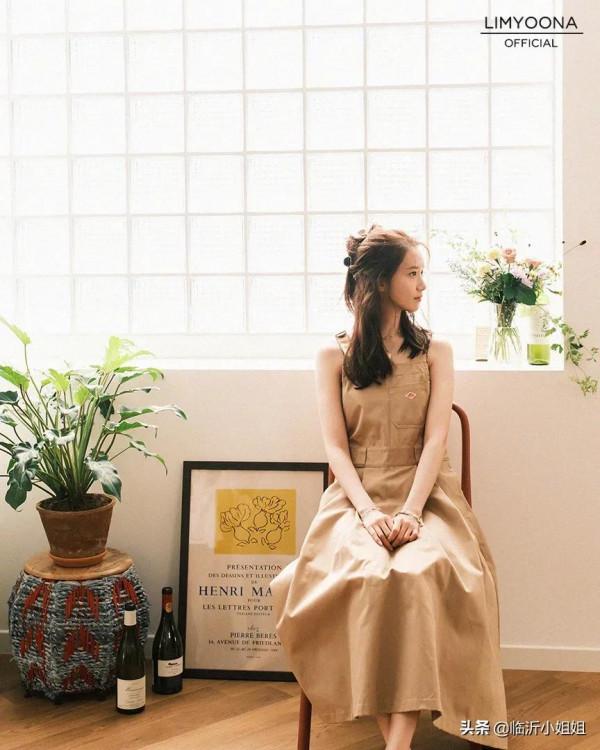 林允兒，溫柔少女感爆棚！微卷長髮，可人氣質，讓你找回初戀感覺