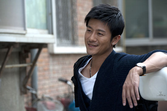 6個“捧不紅”的男星，黃軒演遍男主都不火，向佐15部戲沒混臉熟