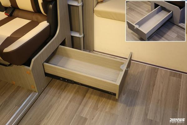 房車專用底盤加持，6氣囊空懸！慶鈴原廠五十鈴700P可可西里房車