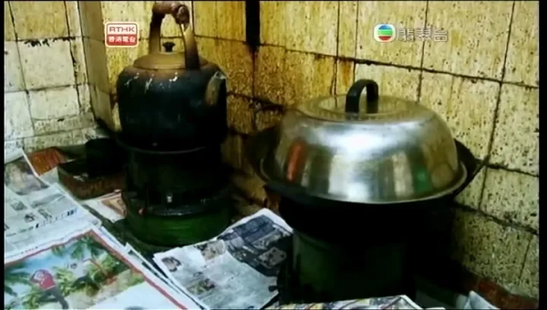 白富美變單親媽媽，和20個人擠板房、每天只花20塊：窮人不談理想