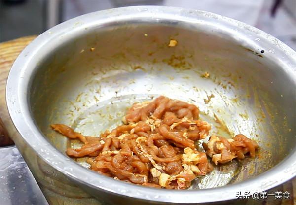飯店的豆角炒肉絲為啥好吃，廚師長告訴你訣竅，肉絲滑嫩豆角嫩綠