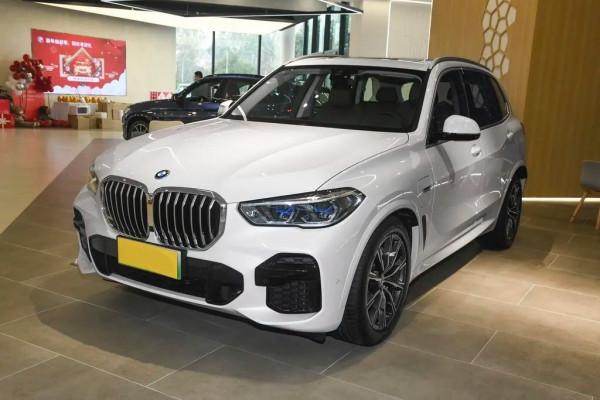 德系純進口豪華SUV，5&period;6秒破百，油耗低至2&period;2L，實拍寶馬X5 PHEV