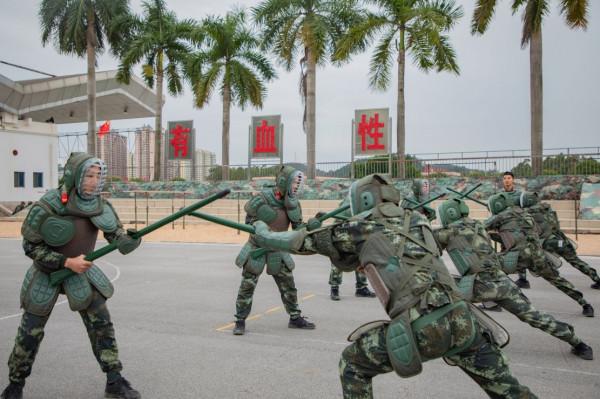 聚焦實戰！武警官兵組織開展刺殺對抗訓練