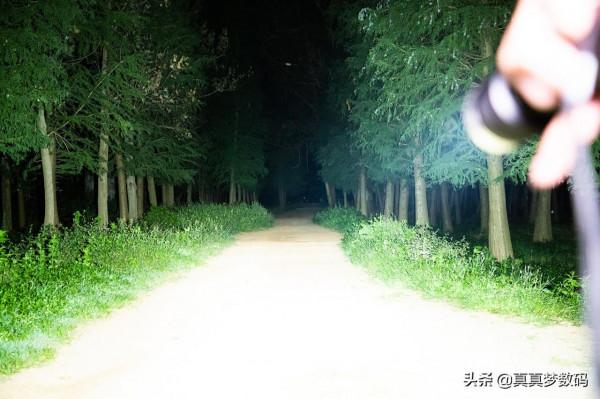 2021強光手電選購經驗 篇一:盤點我的高性價比強光手電筒 2021強光手電選購經驗 篇一:盤點我的高性價比強光手電筒