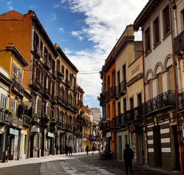 歐洲冬天最美的十個城市！雪白燈紅人情暖