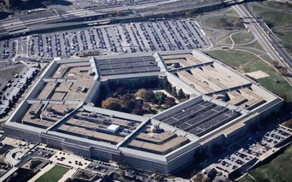 1998年張萬年在美國西點軍校演講，短短几句話，臺下響起熱烈掌聲