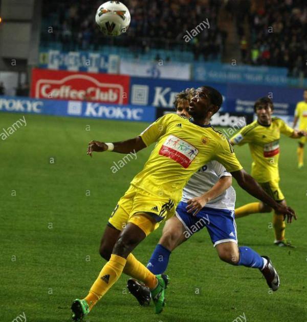 只為穆里尼奧踢邊鋒，幫國米贏得三冠王后，拿到世界第一高薪