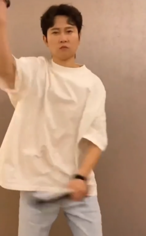 明星光劍變身哪家強？倪虹潔秀肌肉，辛芷蕾搞笑，肖戰無效換裝