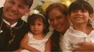 遭遇船難後，委內瑞拉母親用母乳救下孩子，在得救前一刻去世