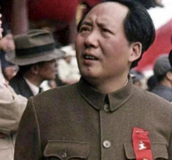 揭秘開國大典的40名女便衣:由女高中畢業生組成,潛伏天安門偵察 揭秘開國大典的40名女便衣:由女高中畢業生組成,潛伏天安門偵察