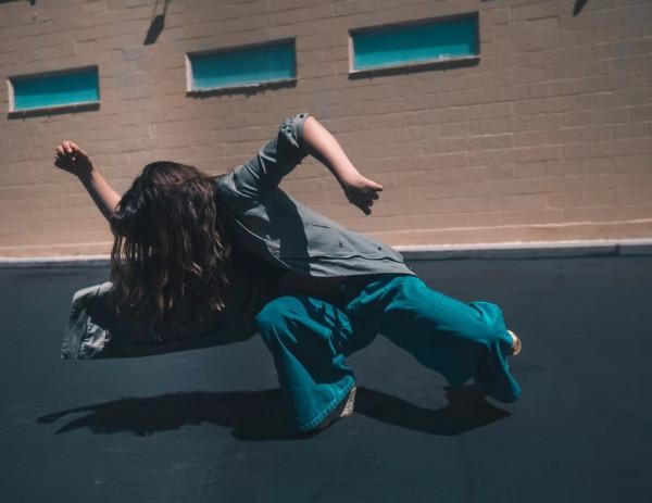 如果朋友經常用4種方式和你說話，說明他根本“看不起你”