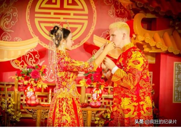 俄羅斯暖男“遠嫁”中國,每天只有10塊零花錢,不料他卻感激涕零 俄羅斯暖男“遠嫁”中國,每天只有10塊零花錢,不料他卻感激涕零