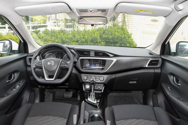 百公里油耗5.3升，智慧配置豐富，藍鳥怎麼樣？全方面評測！