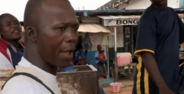 下雨就癱瘓的非洲國家，計程車也賣“掛票”，300公里開三天