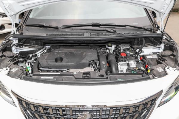 標緻4008 PHEV:解析1.6T 三擎豪華版,雙電機加持爆發力強! 標緻4008 PHEV:解析1.6T 三擎豪華版,雙電機加持爆發力強!