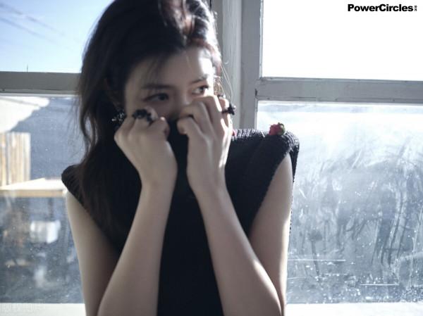 陳妍希世界大片 格調優雅溫暖如光