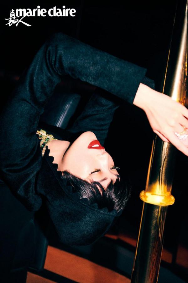 舒淇《嘉人》2022開年封封面釋出 心有猛虎細嗅薔薇