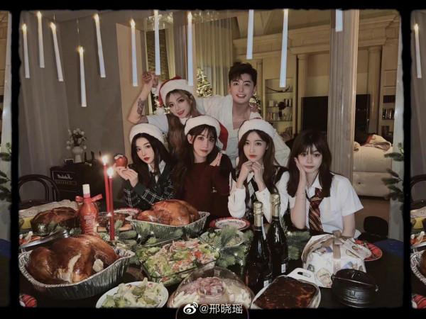 趙雅芝變馮程程，張鈞甯像雪精靈！分分秒秒被女明星聖誕照破防了