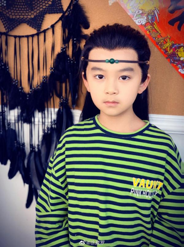 被《玉面桃花》小男主蘇到了！6歲開始拍戲的他，還演過肖戰兒子
