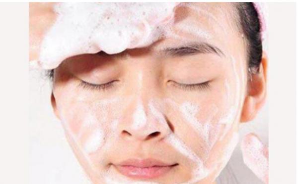 建議有“閉口”的女生，堅持做好這幾件事，高效解決不反覆