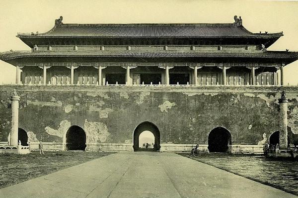 1969年天安門為何被秘密拆除後重建？