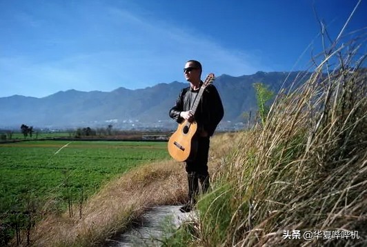 夢想是“走進監獄”，獲荷蘭王室頒獎，不識譜的帕爾哈提有多厲害