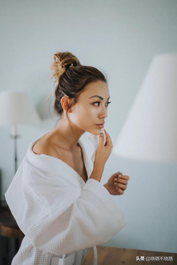 女生不管年紀多大,儘量化淡妝,教你這3個步驟,簡單易學又精緻 女生不管年紀多大,儘量化淡妝,教你這3個步驟,簡單易學又精緻