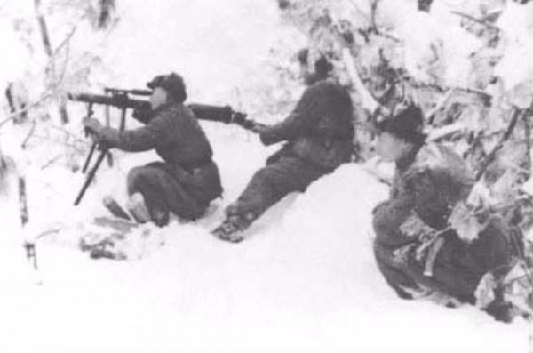 反斜面工事再妙,也頂不住導彈?現代戰爭中,三三制戰術還有用嗎 反斜面工事再妙,也頂不住導彈?現代戰爭中,三三制戰術還有用嗎