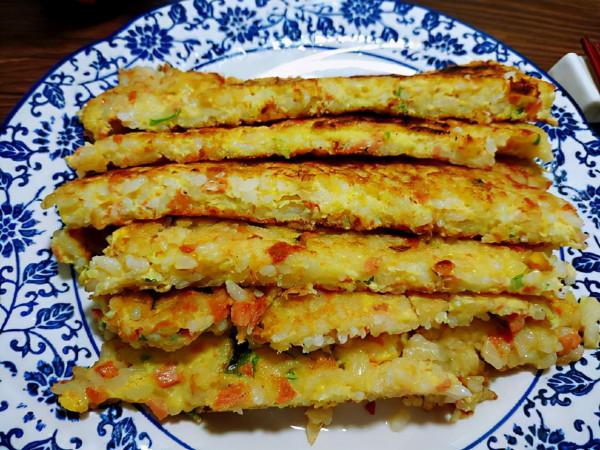 深秋，自己在家做這款早餐，不用發麵，口感香脆又營養，特好吃