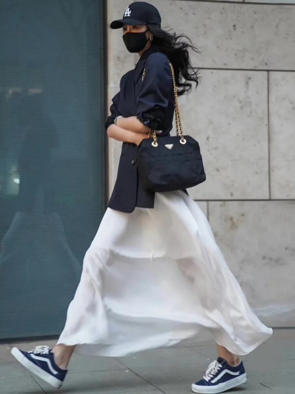 楊冪新造型好美，不愧是過年穿搭天花板