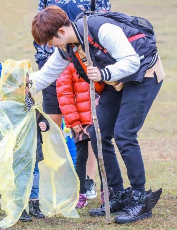 還記得百萬年薪拿來養弟弟的阿拉蕾嗎？如今長到認不出？