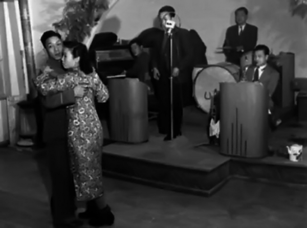 1947年，蔣介石叫來毛人鳳：把海軍上校給槍斃了，竟貪汙10億