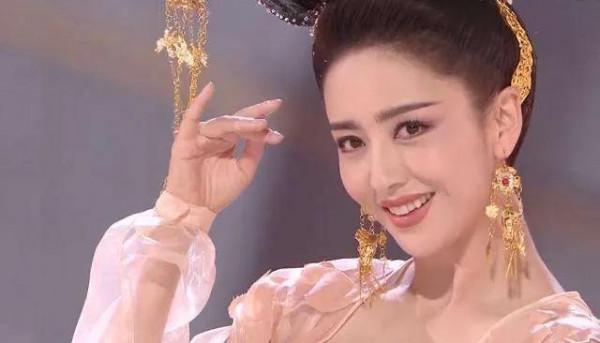 古裝劇中，那些絕美的舞蹈鏡頭，絕對一眼難忘