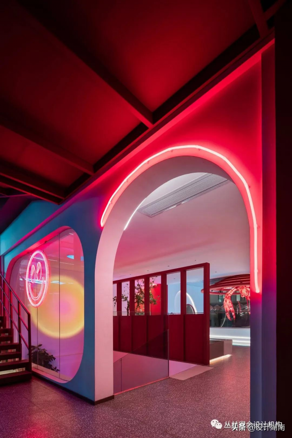 作品欣賞｜叢林得餘：小仙女們的龍蝦美食夜店