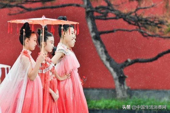 北京時裝週:時尚的多角度詮釋 北京時裝週:時尚的多角度詮釋